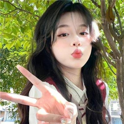 小女孩莫妮卡